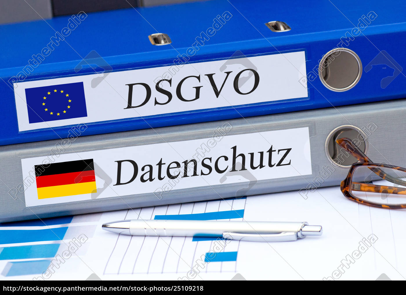 DSGVO Datenschutz Und Datenschutzgrundverordnung - Stock Photo ...