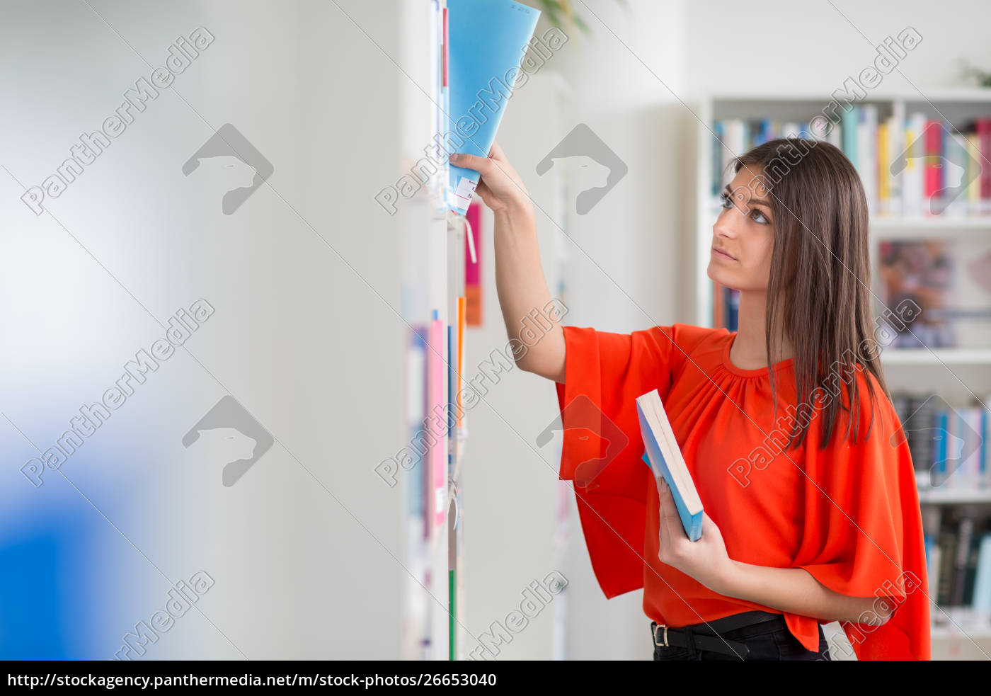 Hübsche studentinnen junge Teures Studium: