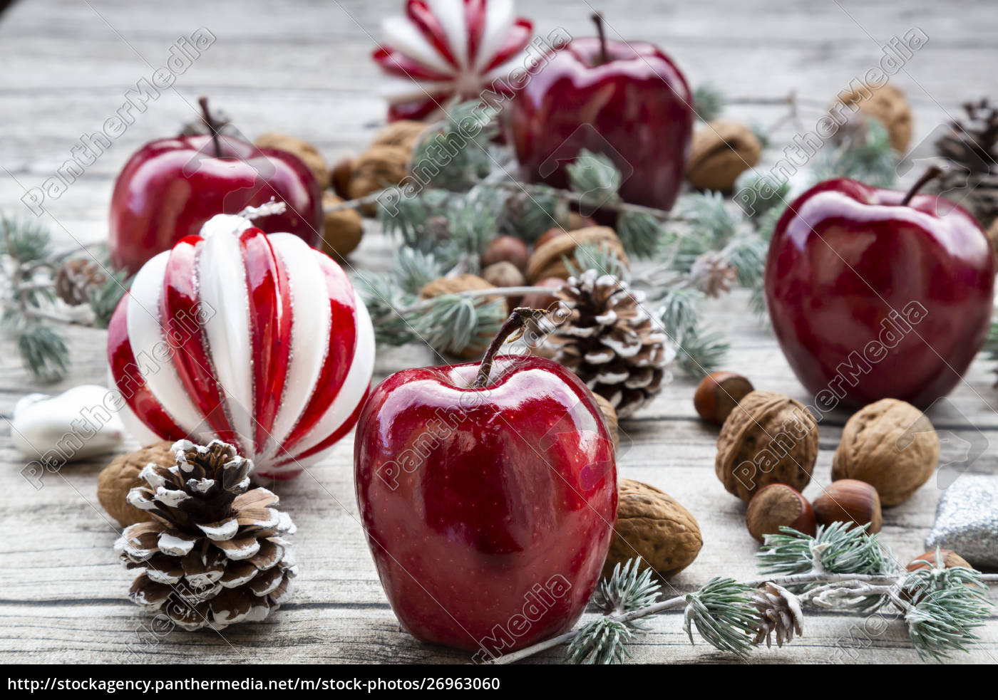 Weihnachtsäpfel Walnüsse Haselnüsse und - Lizenzfreies Foto - #26963060 ...