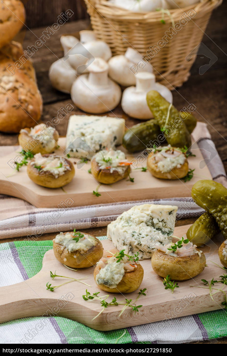 Pilze gefüllt mit Käse - Stock Photo - #27291850 | Bildagentur PantherMedia