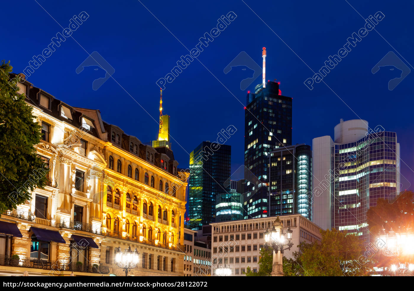 Frankfurt Bei Nacht - Lizenzfreies Foto - #28122072 | Bildagentur ...