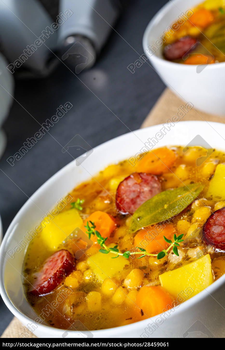 Herzhafte Erbsensuppe nach Omas rezept - Lizenzfreies Bild - #28459061 ...