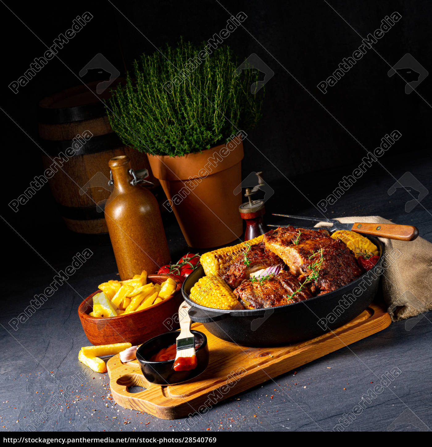 Rustikale Spareribs aus dem Ofen - Lizenzfreies Bild #28540769 ...