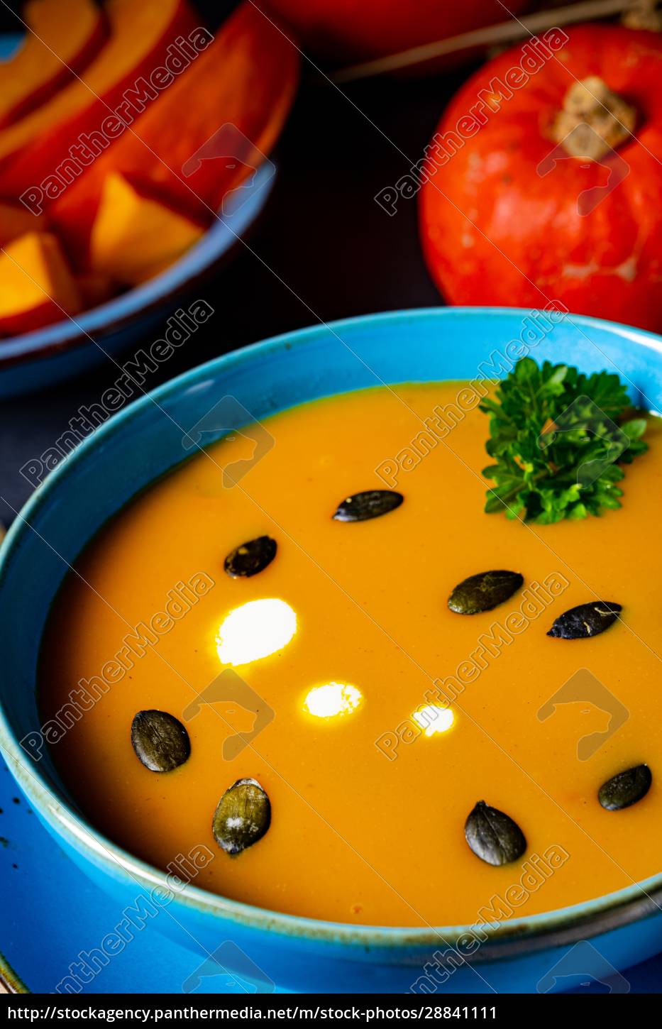 Leckere Cremige Kürbissuppe Mit Kokosmilch - Lizenzfreies Bild ...