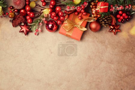 Weihnachten Hintergrund mit Dekoration - Stockfoto - #B129478770